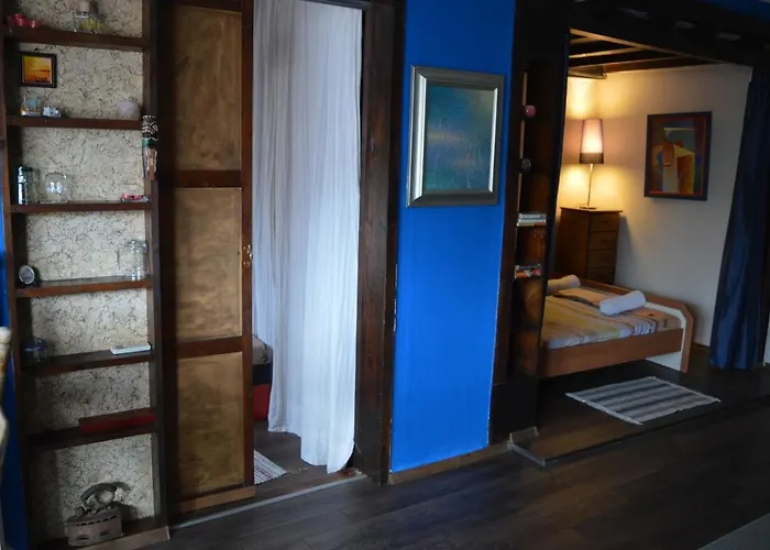 Atelier 9 - Art Mansard Studio